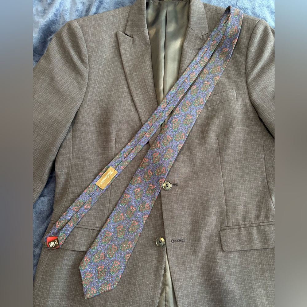 Valente 100% Silk Paisley Patterned Tie